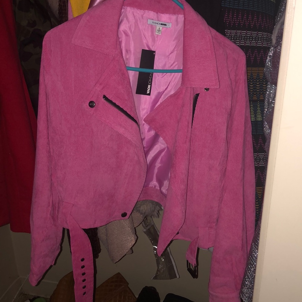 NEVER WORN!!!!! 🗣🗣🗣🗣🗣BARBIE PINK JACKET